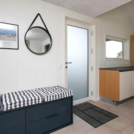 L Holiday home Lokken