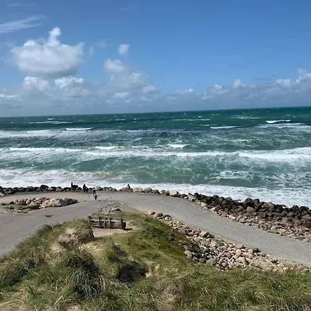 12 Person In Lokken-by Traum *