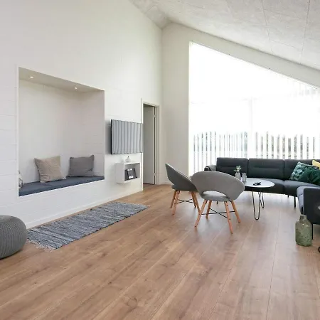 12 Person In Lokken-by Traum Løkken