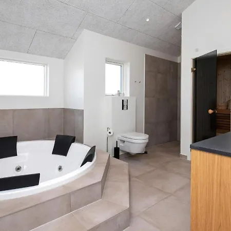 12 Person In Lokken-by Traum Løkken